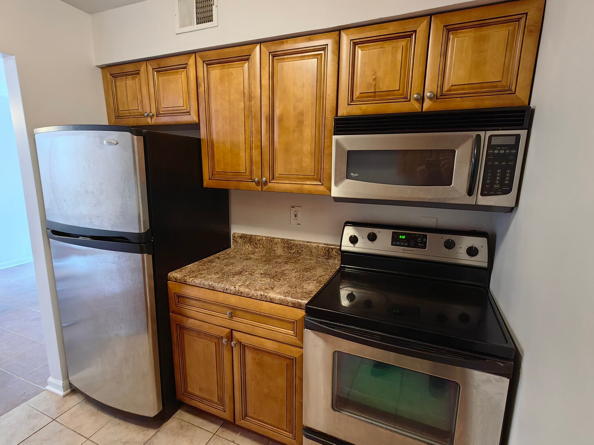 Kitchen - 1150 Collier Rd NW