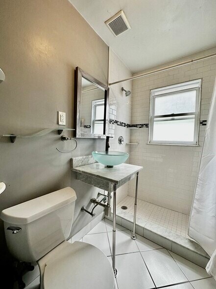 Building Photo - 8 Blakeville St