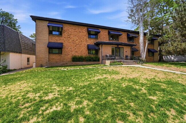 Building Photo - $1,480.95 with $300 off the first month's rent, 1 Beds - 1 Bath, Condo in Denver with Onsite Laun...
