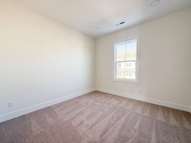 Building Photo - Available August 1: 4-Bedroom Townhome at Highbury + Summer Special Perks