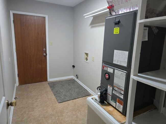 Building Photo - 309 Somerset Dr