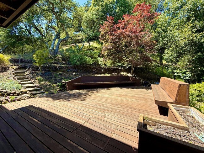 Building Photo - SPACIOUS THREE BED / THREE BATH HOME OFF OF PANORAMIC HWY WITH STUNNING VIEWS