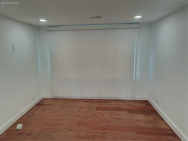 Building Photo - 18080 Westphalia St