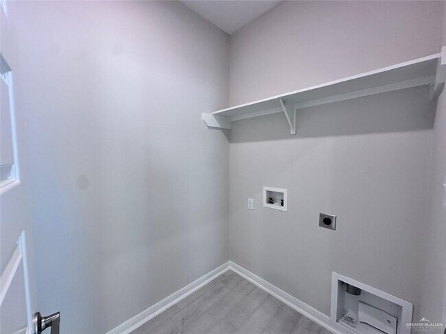 Building Photo - 8329 N 34th Ln