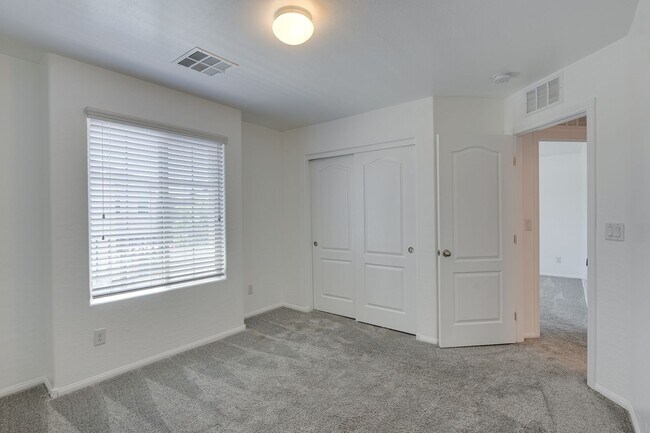 Building Photo - ** COMING SOON ** Modern Open-Concept Rental Home with White Shaker Kitchen Cabinets & Low-Mainte...