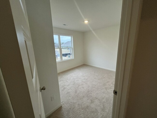 Building Photo - 309 Oakmont Cir