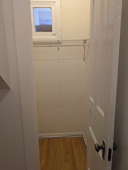 Building Photo - 1935 N Leavitt St