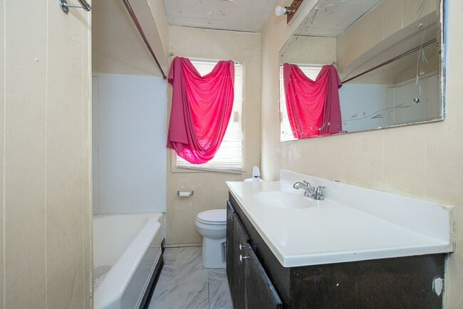 Building Photo - Convenient Showings — No Appointment Needed!