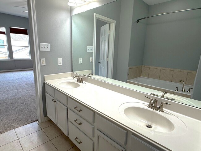 Building Photo - 13119 S Bellaire Estates Dr