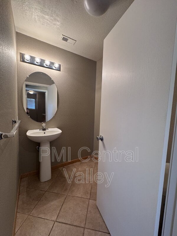 Building Photo - 10335 Point Reyes Cir