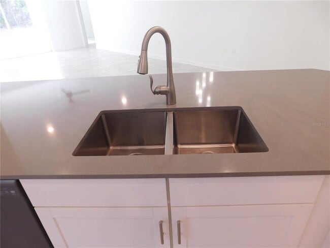 Building Photo - 1830 Good Neighbor Lp