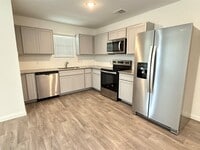 Building Photo - 16770 N Marie Vlg Dr