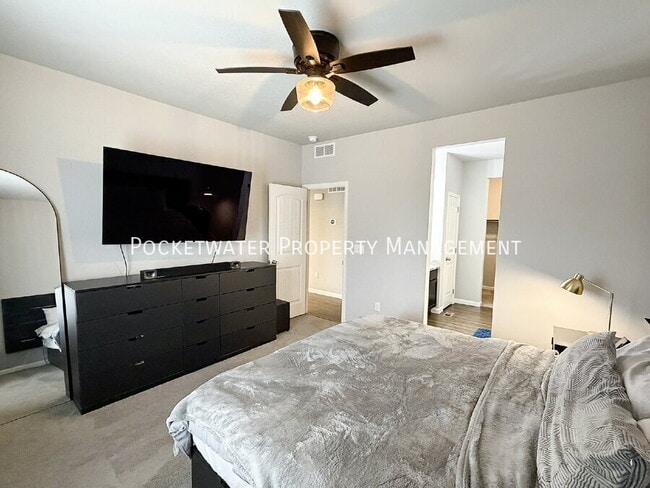 Building Photo - 1115 Sherman Dr