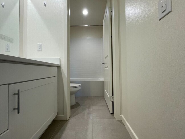 Building Photo - 5-Bedroom Home, Including In-Law Suite, in...