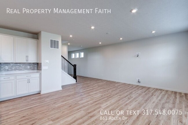 Building Photo - 861 Adler Dr