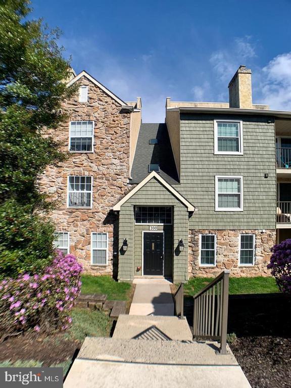 Building Photo - 209 Deer Run