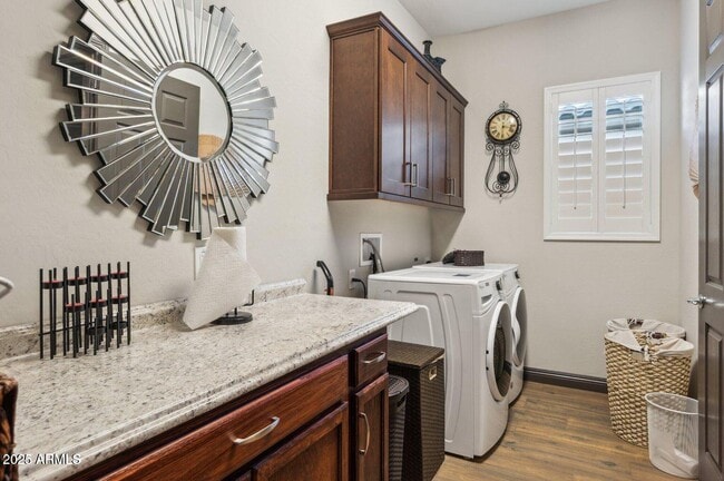 Building Photo - 26019 W Ponderosa Ln