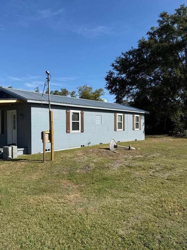 Building Photo - 214 N Poplar St