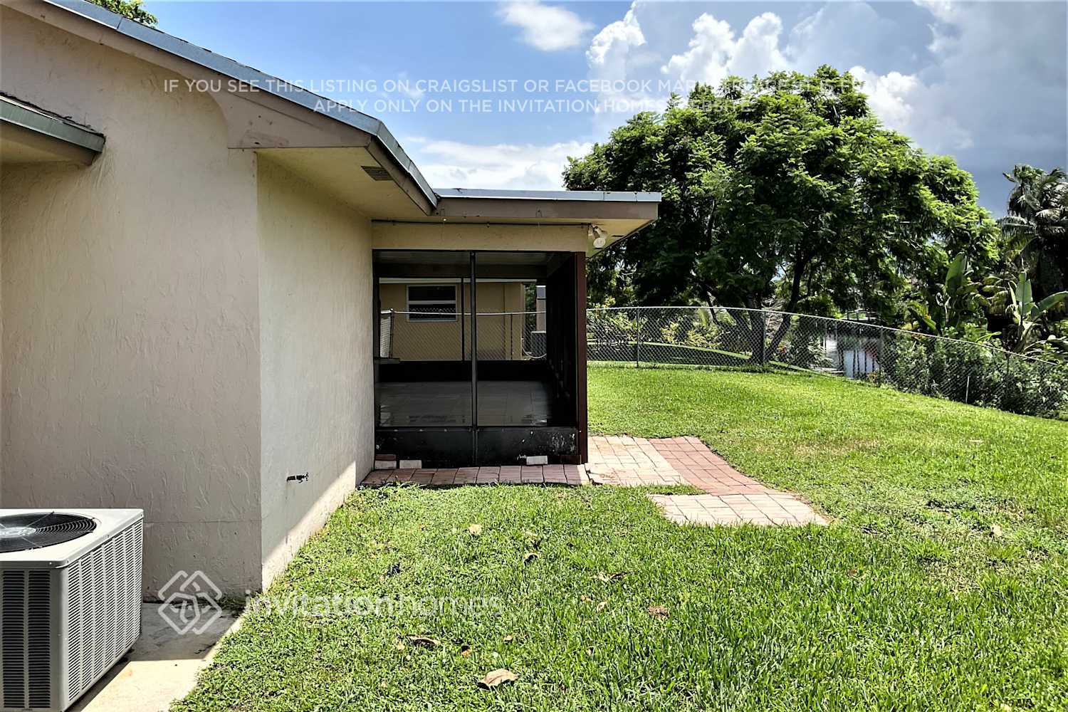 Building Photo - 1153 SW 25th Ave