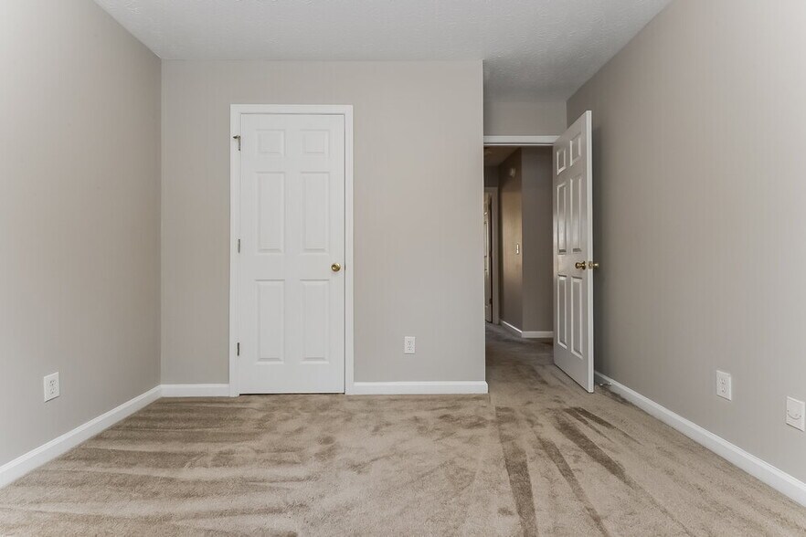 Building Photo - 1304 Violet Ln