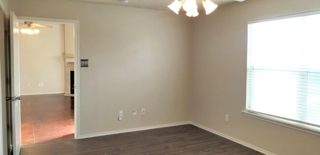 Building Photo - 406 N Dover Ave