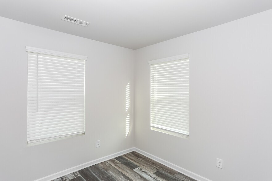 2nd Bedroom - 105 Dogwood Village Trl