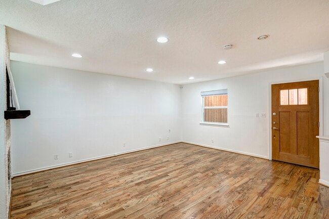 Building Photo - 1020 Heights Blvd