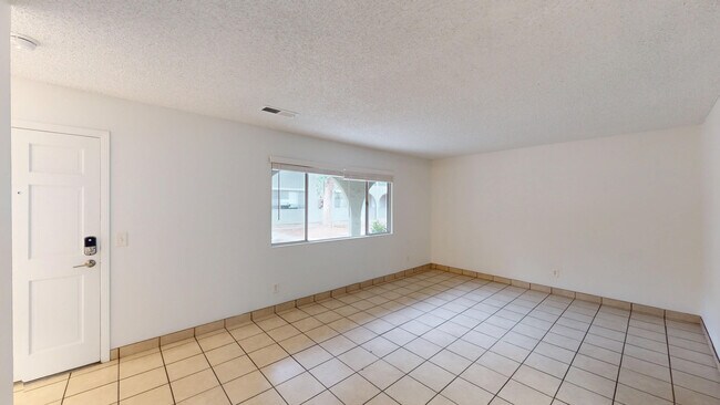 Building Photo - 18181 Happy Ln
