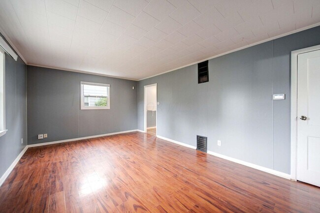 Building Photo - Affordable 3-Bedroom Home with Covered Pat...