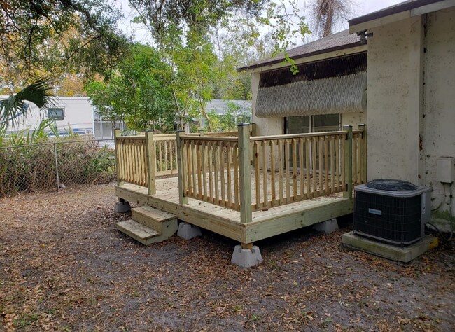 Building Photo - 15633 Avalon Ave