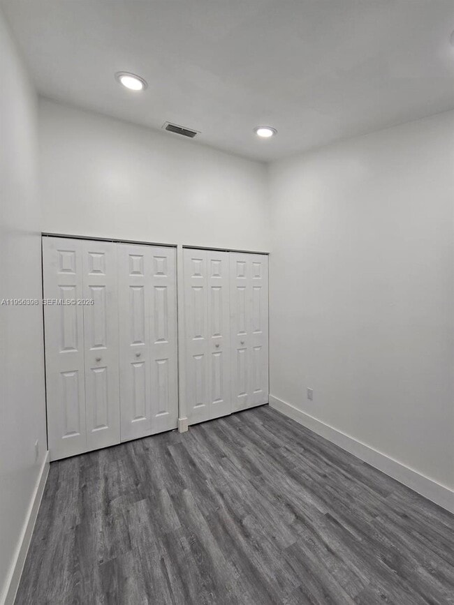 Building Photo - 1120 Parkside Green Dr