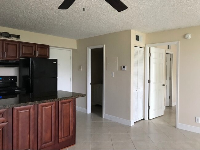 Building Photo - 3000 N Ocean Blvd