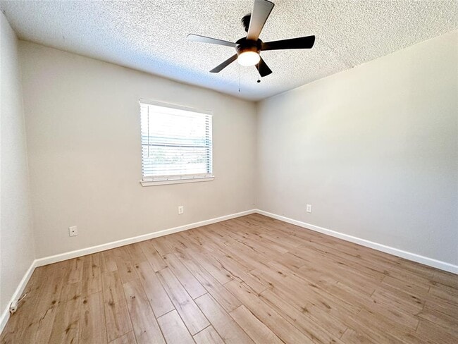 Building Photo - 11513 Whitewing Ave