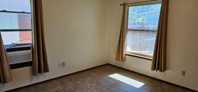 Building Photo - 5409 Duval St