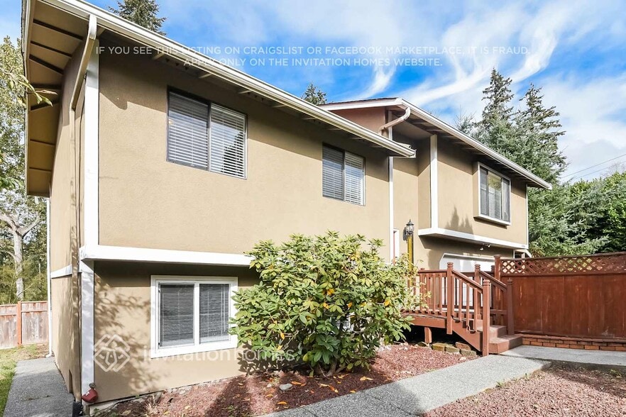 Building Photo - 15516 44th Ave W