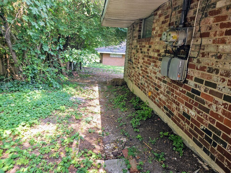 Building Photo - 359 Glenwood Dr