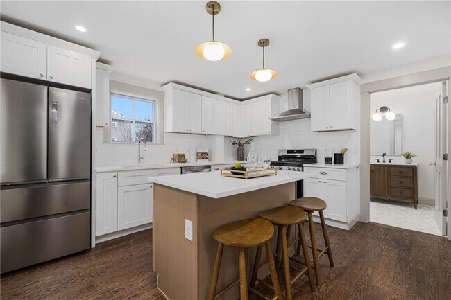 Building Photo - 214 Camp St