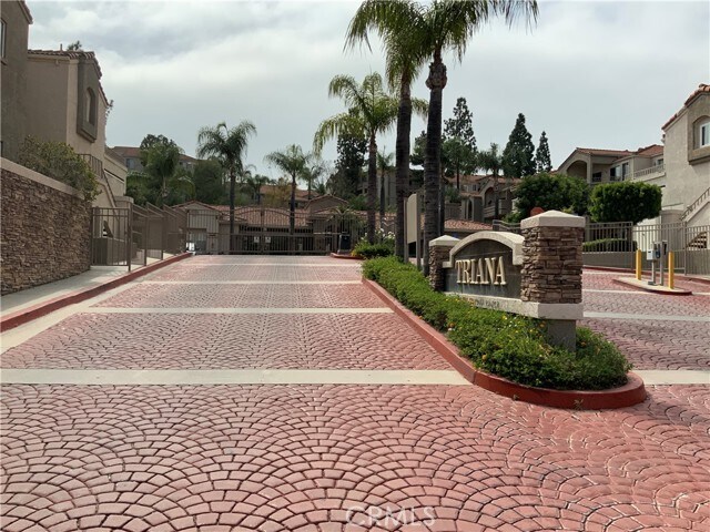 Building Photo - 2040 Las Colinas Cir