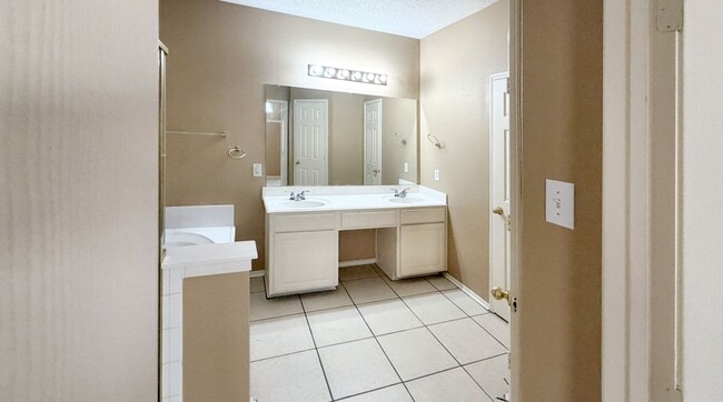 Building Photo - 7189 Waterlily Ln