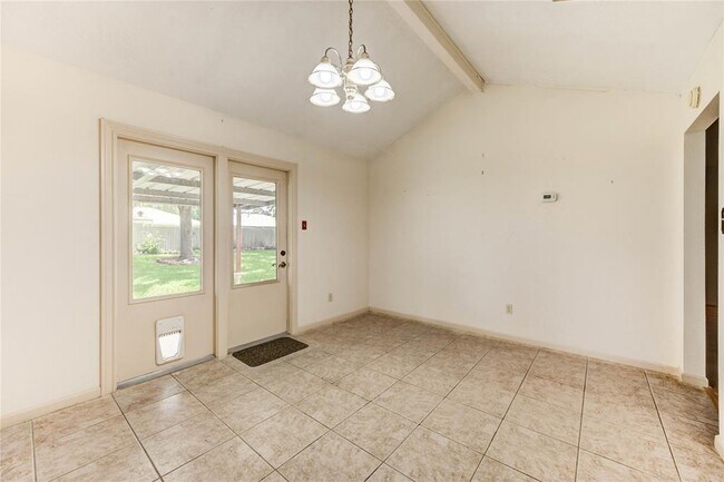 Building Photo - 13634 Greenridge Dr