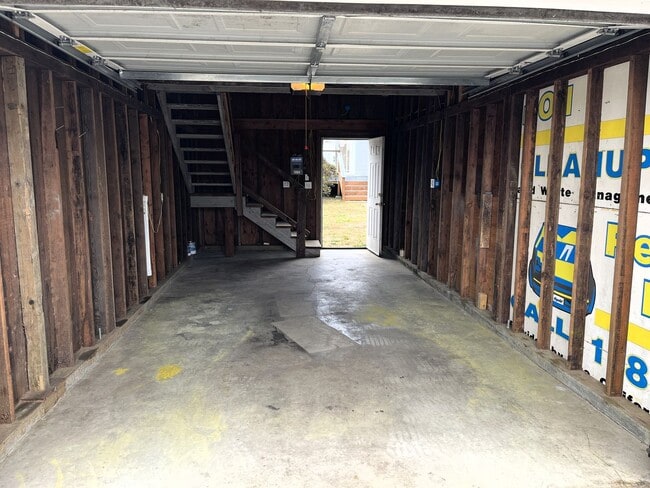 Building Photo - Dog Friendly Eureka Home With Fully Fenced...