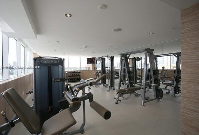 Building Photo - 400 Sunny Isles Blvd