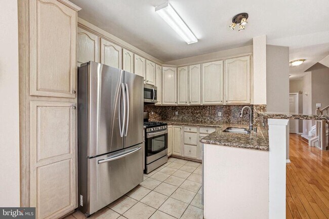Building Photo - 445 Tuvira Ln