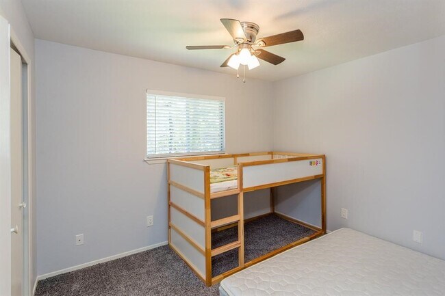 Building Photo - 44 S Waxberry Rd