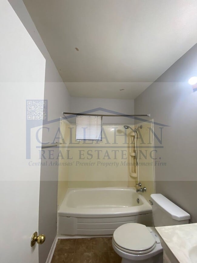 Building Photo - NLR 2 Bedroom Home