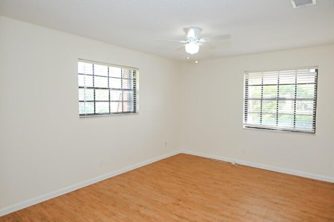 Building Photo - 4464 Oak Terrace Dr