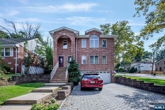 Building Photo - 470 Chestnut St