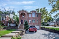 Building Photo - 470 Chestnut St