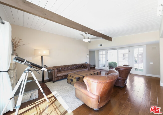 Building Photo - 2260 Los Amigos St