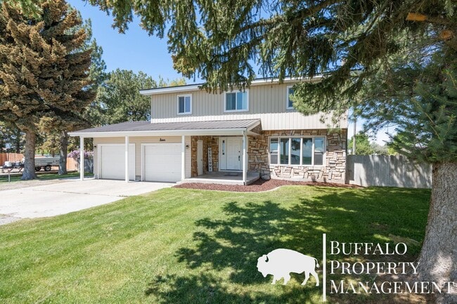 Building Photo - Charming Country Home on 2 Acres | 5 Bed | 3 Bath | Blackfoot, ID